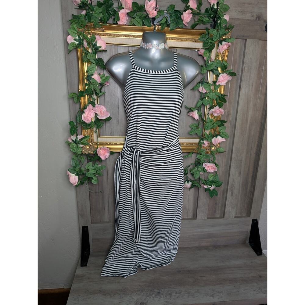 🖤🤍 Striped Tie-Waist Bodycon Midi Dress Size M NWT 🤍🖤